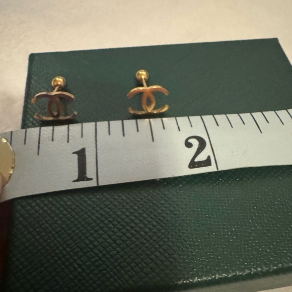 CC tiny gold studs - Picture 2 of 5